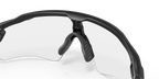 Oakley Radar EV Path Clear to Black Iridium Photochromic 0OO9208 920813 – sportske fotoosjetljive naočale za sve uvjete svjetla