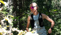 evil eye trailsense e045/75 9000 crna  mat / LST® VARiO ljubičasta M - lifestyle fotografija